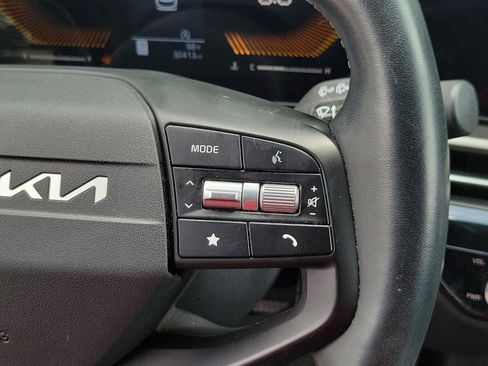Used 2026 Kia Sportage LX FWD image 27