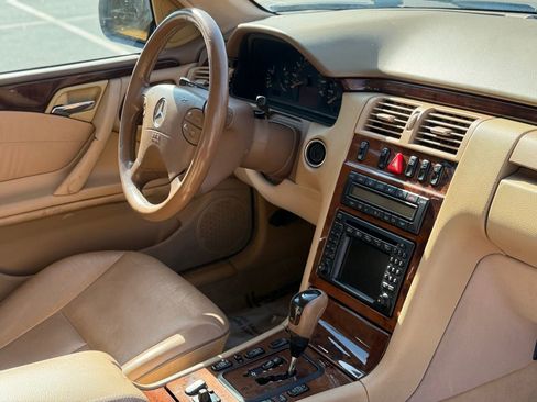 Used 2002 Mercedes-Benz E 320 4MATIC Sedan image 18