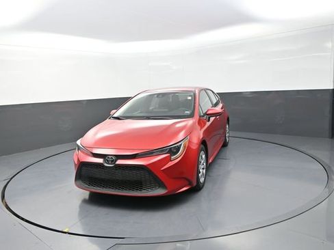 Used 2021 Toyota Corolla LE FWD image 22