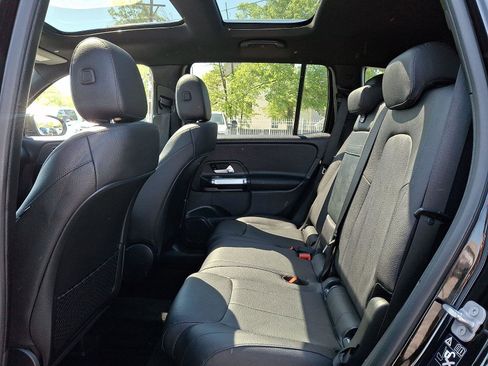 Used 2023 Mercedes-Benz GLB 250 4MATIC image 10