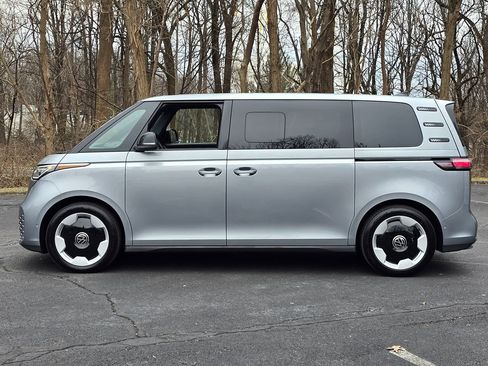 Used 2025 Volkswagen ID. Buzz Pro S image 3