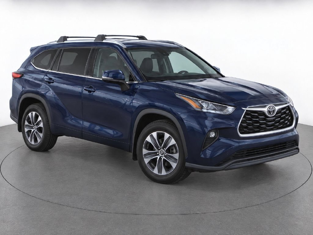 Used 2022 Toyota Highlander XLE AWD/4WD image 2