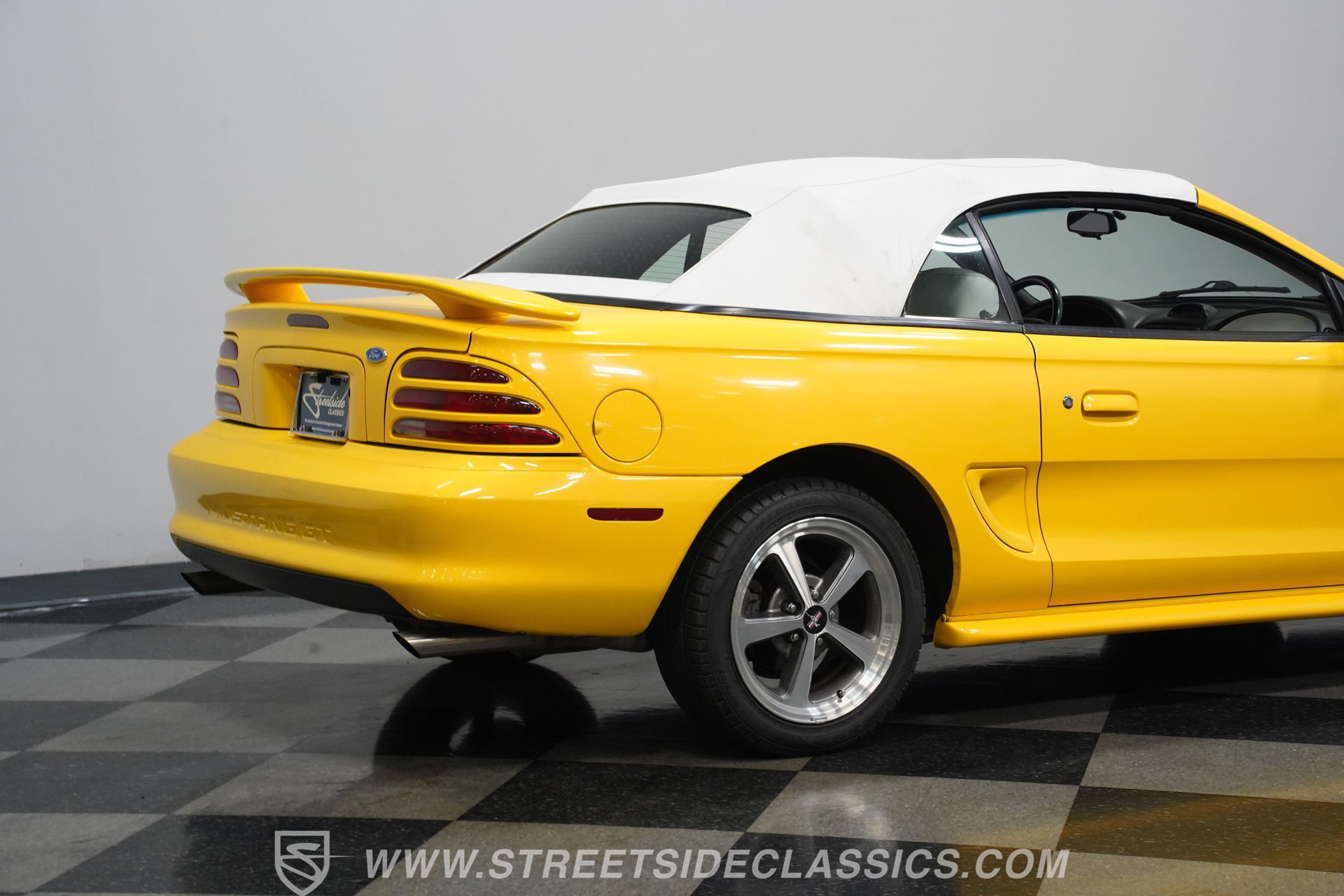 Used 1995 Ford Mustang GT RWD image 24