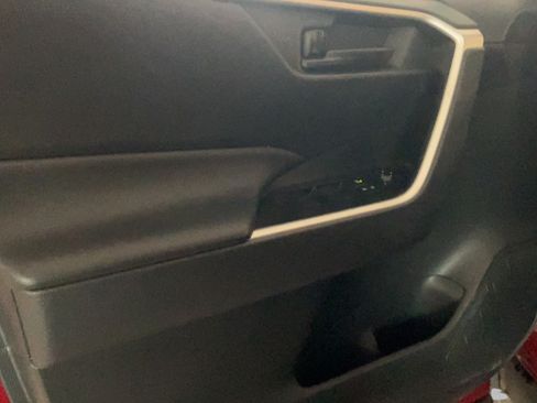 Certified 2021 Toyota RAV4 LE FWD image 20