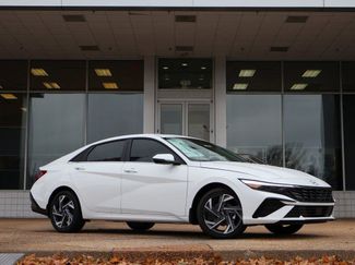 New 2025 Hyundai Elantra Limited video 2