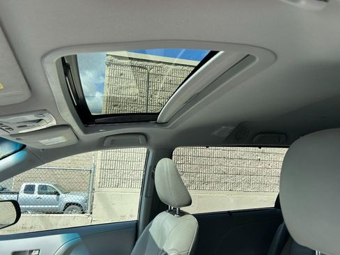 Used 2014 Toyota Sienna XLE AWD/4WD image 11