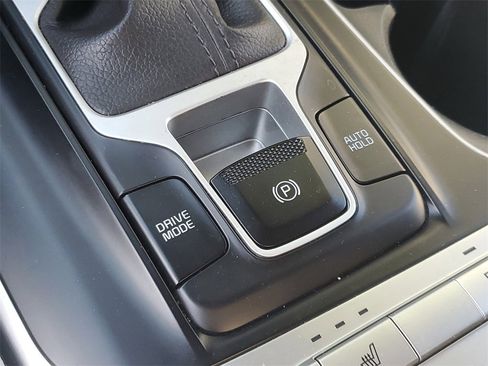 Certified 2023 Kia Carnival LX image 23