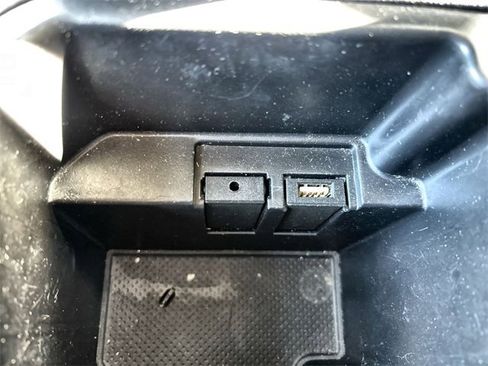 Used 2014 Chevrolet Cruze LT w/ Technology Package image 33