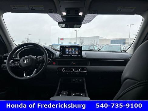 Certified 2025 Honda Pilot Touring image 42