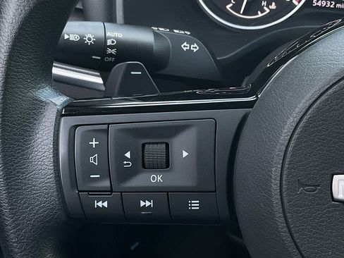 Used 2023 Nissan Rogue SV image 23