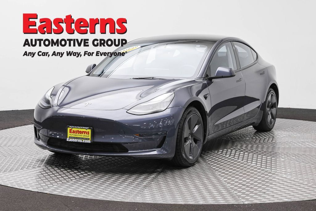Used 2023 Tesla Model 3 Standard Range RWD image 1