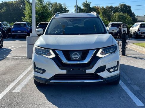 Used 2017 Nissan Rogue SL w/ SL Premium Package AWD/4WD image 2
