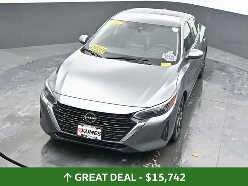 Used 2024 Nissan Sentra SV image 39