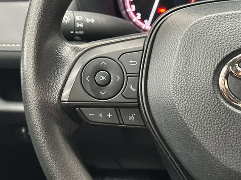 Used 2025 Toyota RAV4 XLE FWD image 30