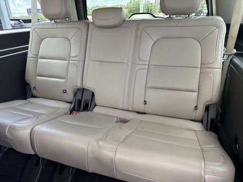 Used 2023 Lincoln Navigator L Reserve AWD/4WD image 17