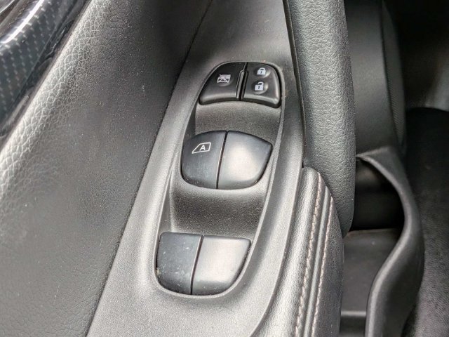 Used 2017 Nissan Rogue SL w/ SL Premium Package FWD image 26