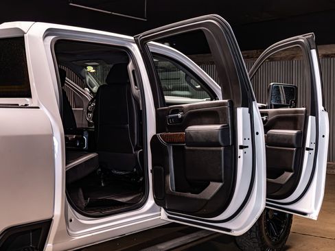 Used 2022 GMC Sierra 2500 Denali w/ Denali Ultimate Package image 34