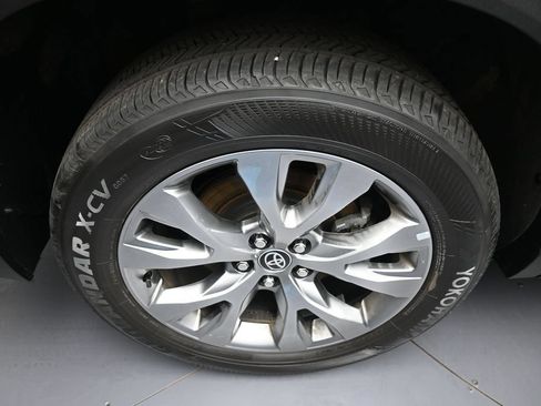 Certified 2024 Toyota Grand Highlander AWD image 12