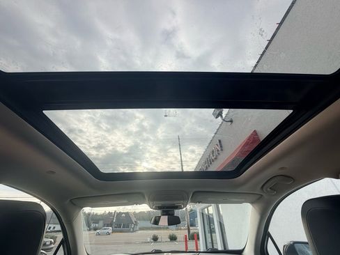 Used 2018 Cadillac XT5 Luxury w/ Driver Awareness Package image 22