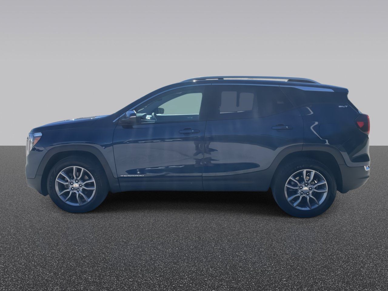 Used 2022 GMC Terrain SLT w/ Tech Package AWD/4WD image 6