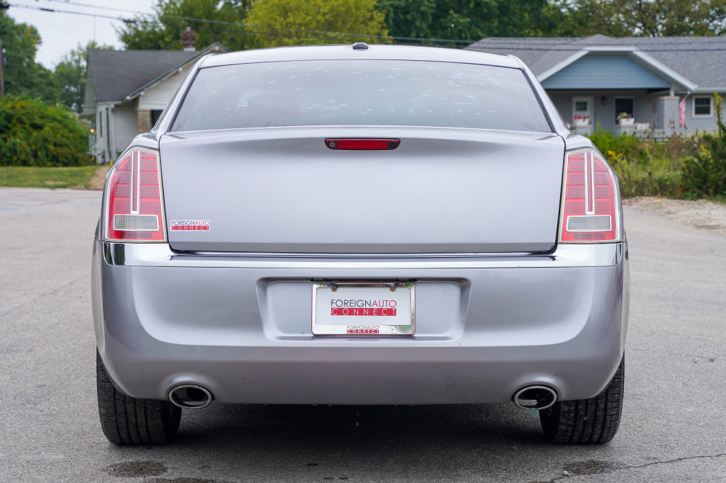 Used 2014 Chrysler 300 C AWD/4WD image 4