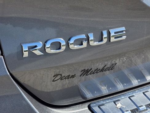 Used 2017 Nissan Rogue SV AWD/4WD image 26