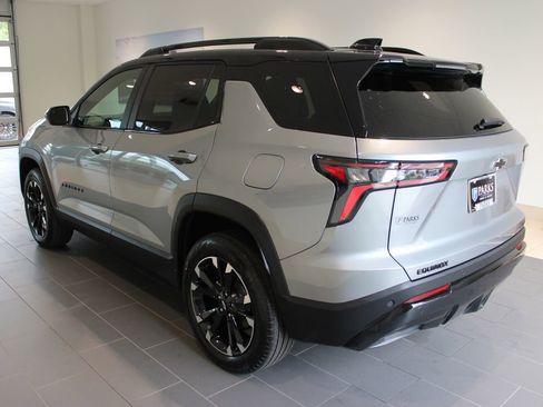 Used 2025 Chevrolet Equinox RS image 32