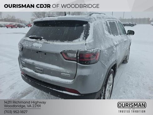 Used 2023 Jeep Compass Latitude w/ Sun and Sound Group image 7