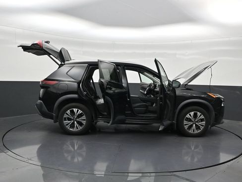 Used 2022 Nissan Rogue SV w/ SV Premium Package FWD image 32