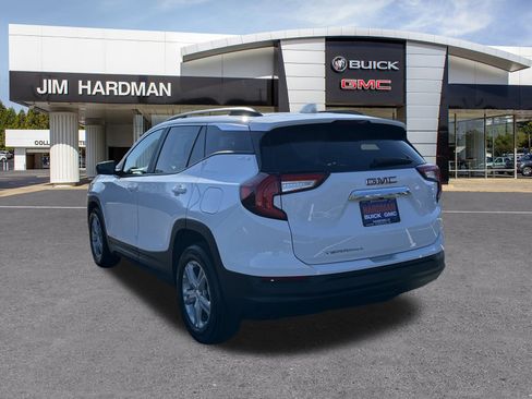 Used 2023 GMC Terrain SLE w/ Driver Convenience Package image 5