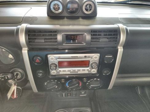 Used 2013 Toyota FJ Cruiser 4WD w/ Upgrade Pkg image 16