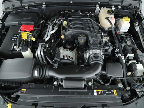 Used 2022 Jeep Gladiator Sport AWD/4WD image 16