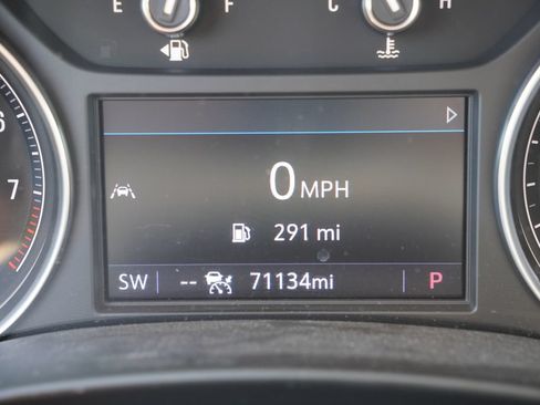 Used 2024 Buick Enclave Essence w/ Technology Package AWD/4WD image 7