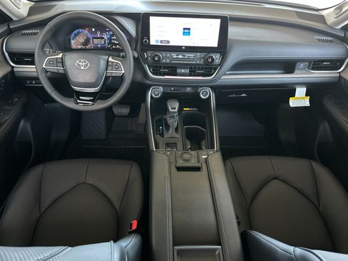 New 2026 Toyota Grand Highlander AWD image 12