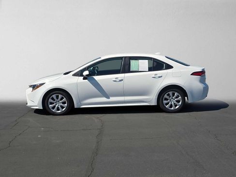 Certified 2025 Toyota Corolla LE FWD image 6