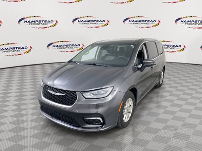 Used 2023 Chrysler Pacifica Touring-L