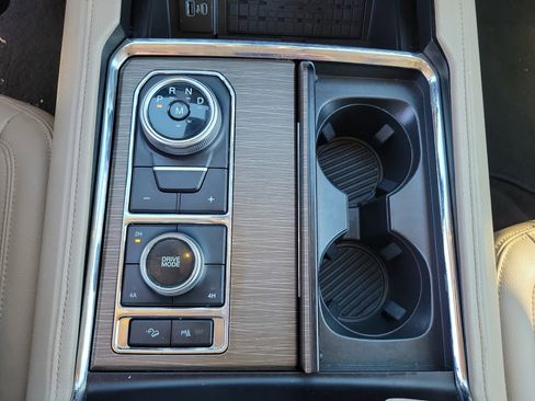 Used 2022 Ford Expedition Limited image 14