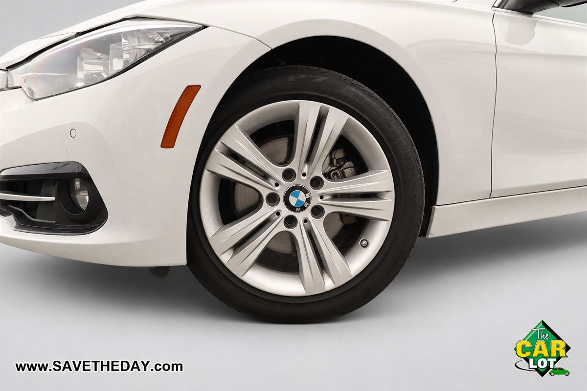 Used 2017 BMW 330i Sedan w/ Driver Assistance Package RWD image 3