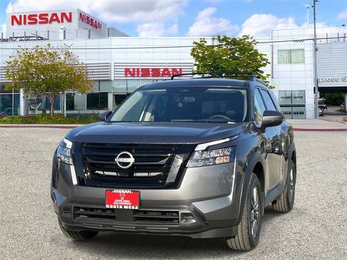 New 2025 Nissan Pathfinder SV w/ Black Appearance Package image 6