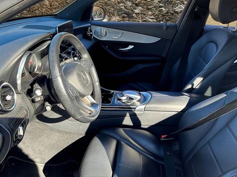 Used 2019 Mercedes-Benz GLC 300 GLC 300 w/ Multimedia Package image 23