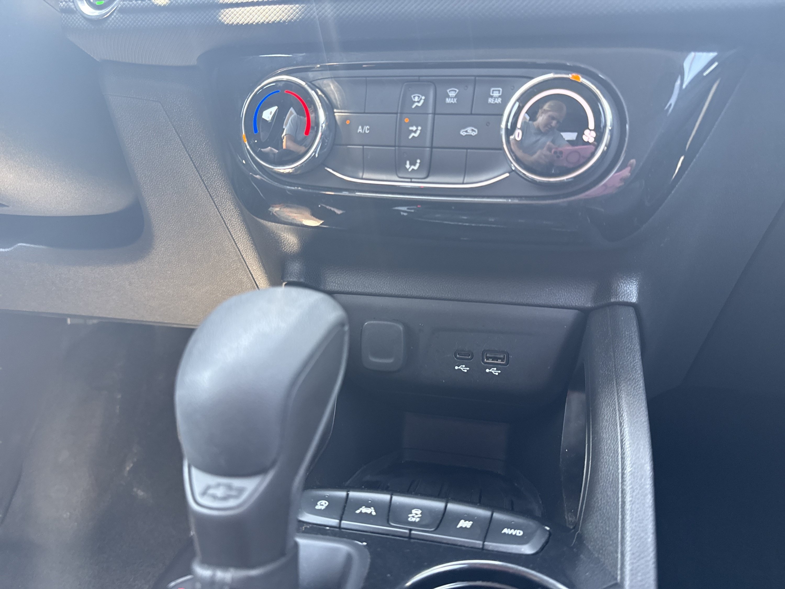 Used 2025 Chevrolet TrailBlazer LT AWD/4WD image 18