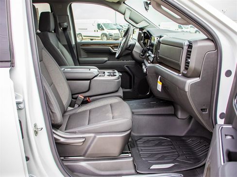 New 2026 GMC Sierra 1500 Elevation image 12