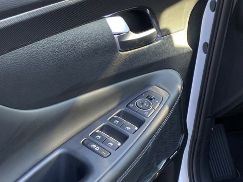 Used 2023 Hyundai Santa Fe SEL w/ Premium Package image 11