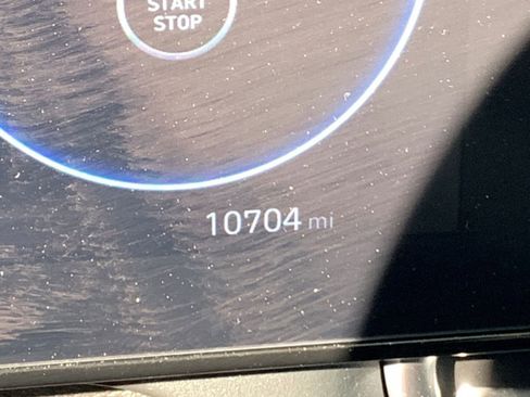 Used 2025 Hyundai Elantra Limited image 9