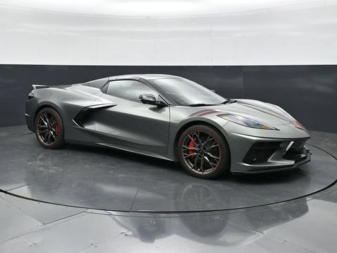 Used 2023 Chevrolet Corvette Stingray Premium Conv w/ Z51 Performance Package RWD image 3