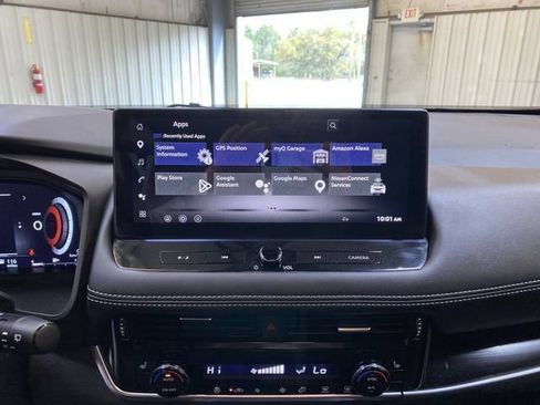 Used 2025 Nissan Rogue SL FWD image 41