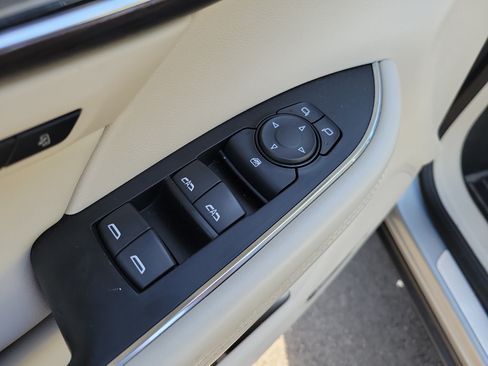 Used 2023 Buick Envision Avenir FWD image 22