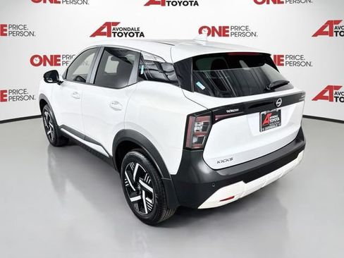 Used 2025 Nissan Kicks SV FWD image 5