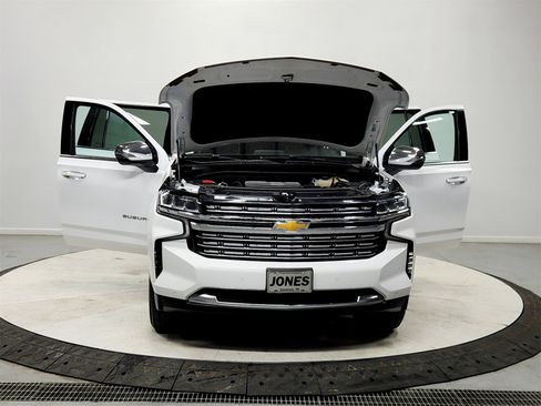 Used 2023 Chevrolet Suburban Premier image 10