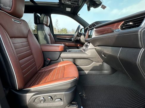Used 2023 GMC Yukon XL Denali Ultimate image 22